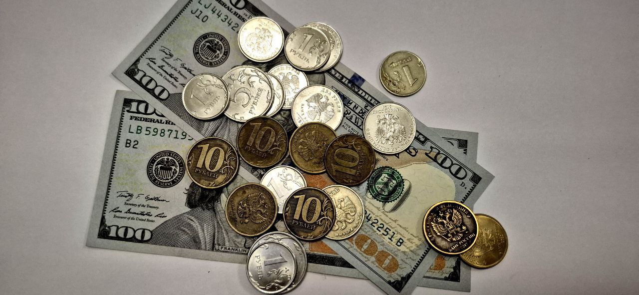 Минфин России возобновляет операции с валютой и золотом с мая 2026 года